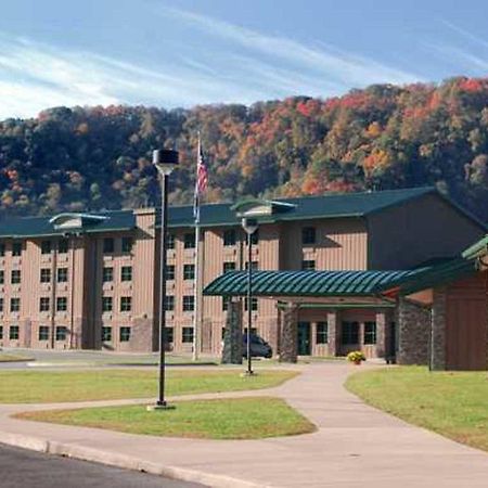 Chief Logan Lodge Hotel & Conference Exteriör bild